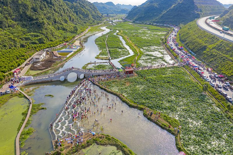 2 安順經(jīng)開區(qū)十里荷廊。  陳忠貴攝.jpg