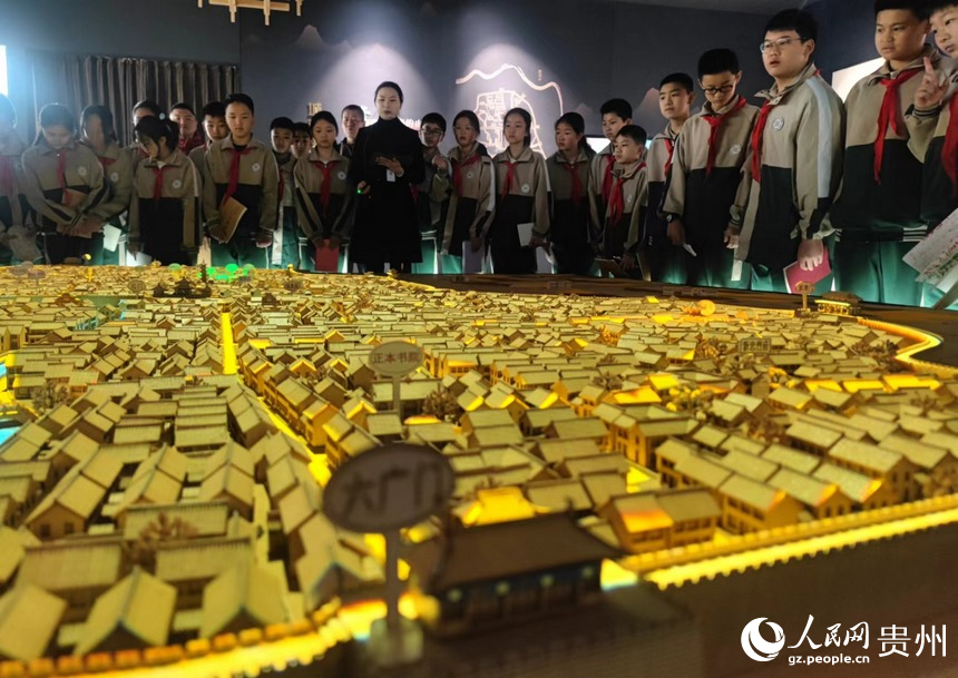 展覽館一角。人民網(wǎng) 龍章榆攝 