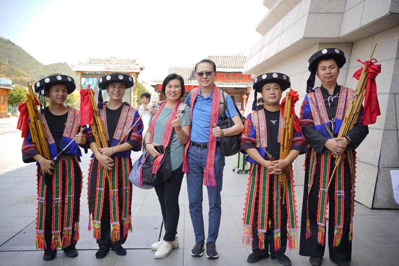 5新加坡超大團隊赴黔旅游