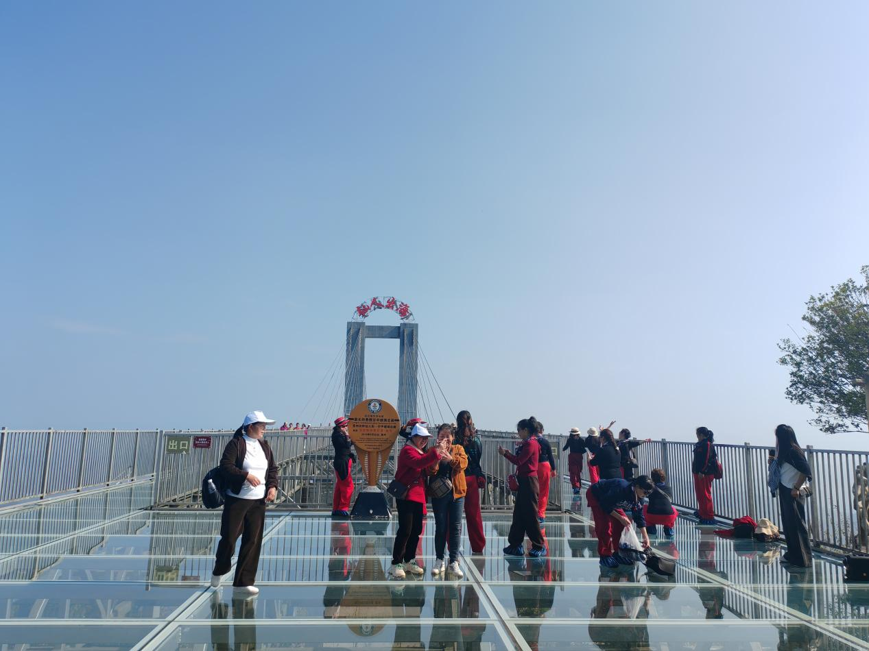 石阡多景區(qū)串聯(lián)引客旅游市場活躍。