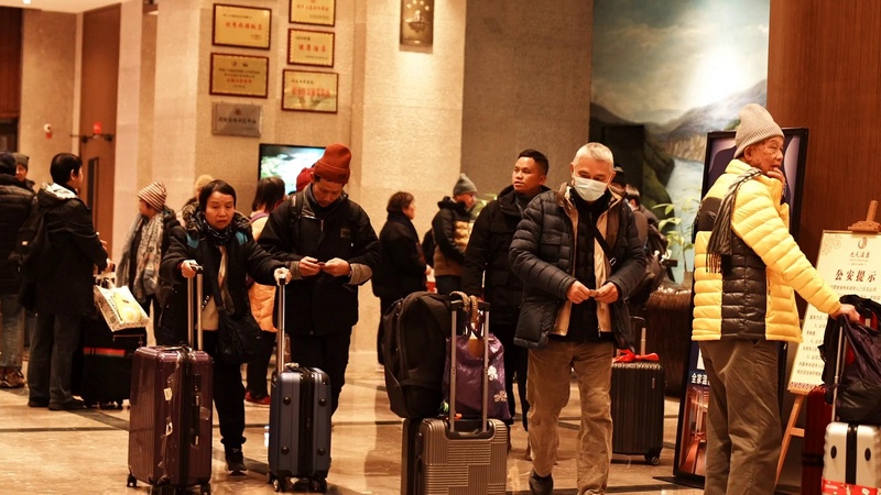 思南：冬日帶來“暖經(jīng)濟(jì)” 溫泉旅游持續(xù)升溫1（孫磊 攝）.jpg