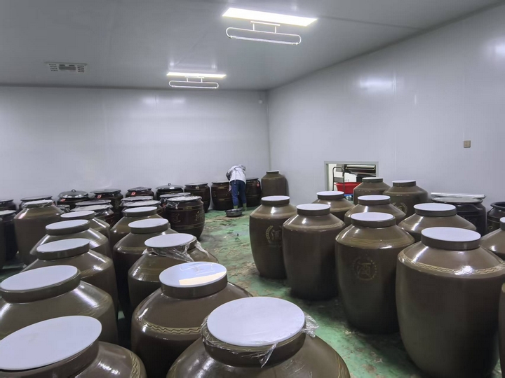 4、正在發(fā)酵的酸菜.jpg