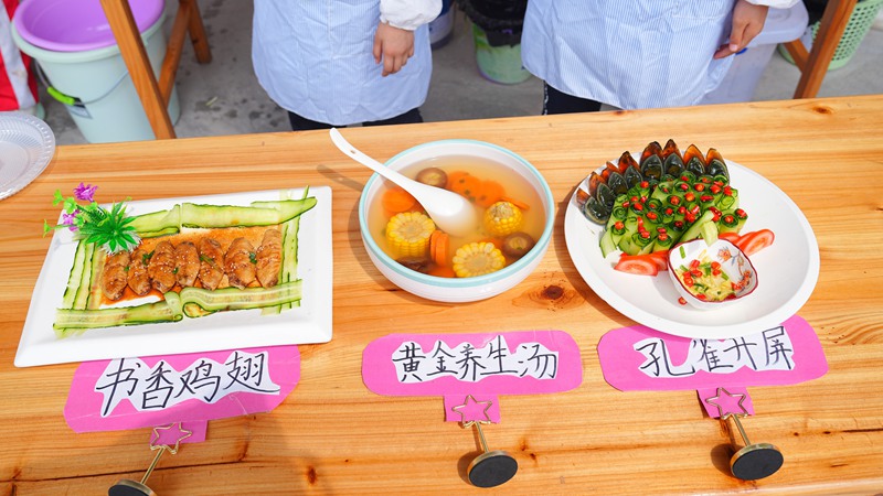 小選手們做好的菜品。