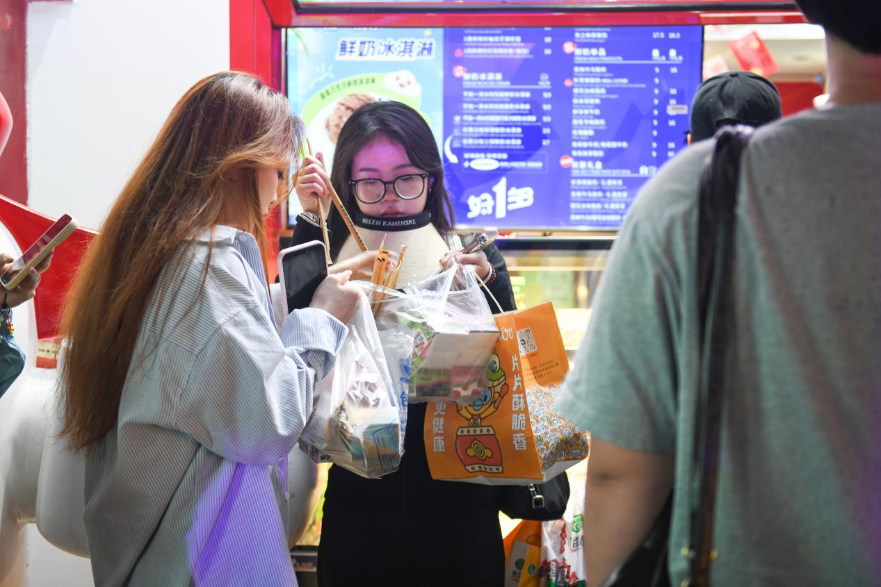 好一多直營(yíng)店銷售火爆。