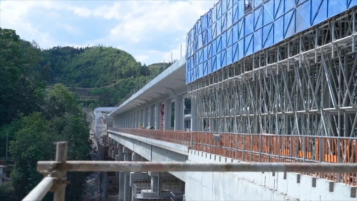 貴州盤州：盤興鐵路保田站站臺(tái)已完成80% (4).jpg
