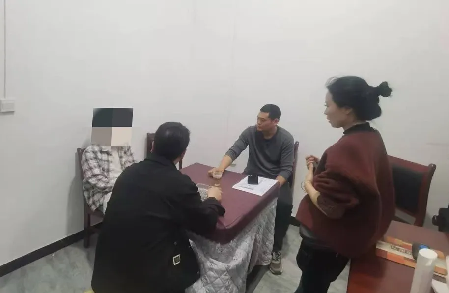 對社矯對象交流輔導(dǎo)。