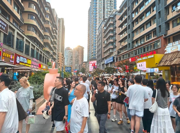 南明旅游市場“熱辣滾燙”.jpg